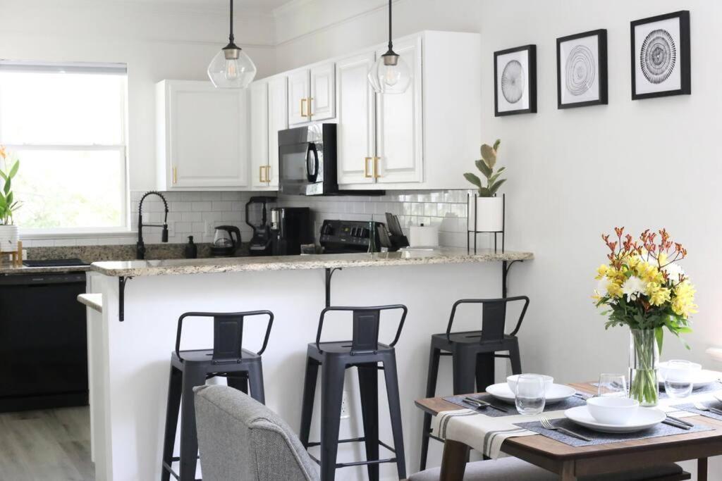 Sanctuary Gainesville Bright 2 Bedroom King Condo Extérieur photo