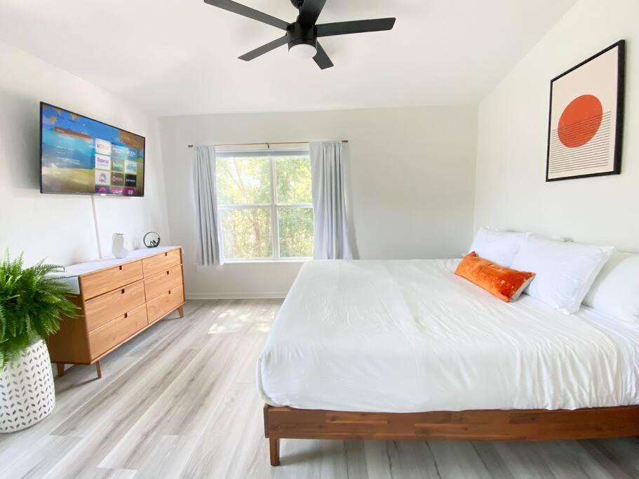 Sanctuary Gainesville Bright 2 Bedroom King Condo Extérieur photo