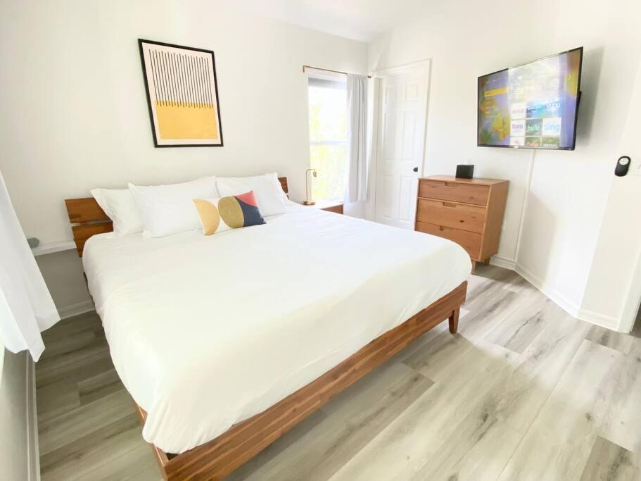 Sanctuary Gainesville Bright 2 Bedroom King Condo Extérieur photo